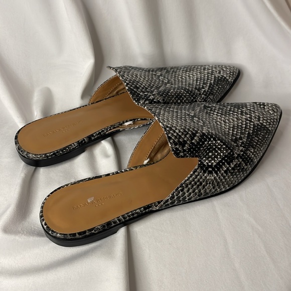 Banana Republic Snakeskin Mules - Size 8.5 - Picture 3 of 6